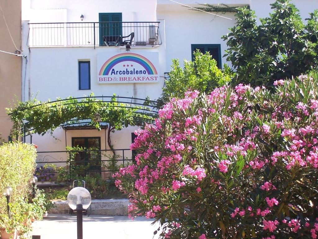 B&B Arcobaleno เชฟาลู ภายนอก รูปภาพ